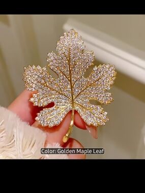Sparkling Gold Maple Leaf Brooch